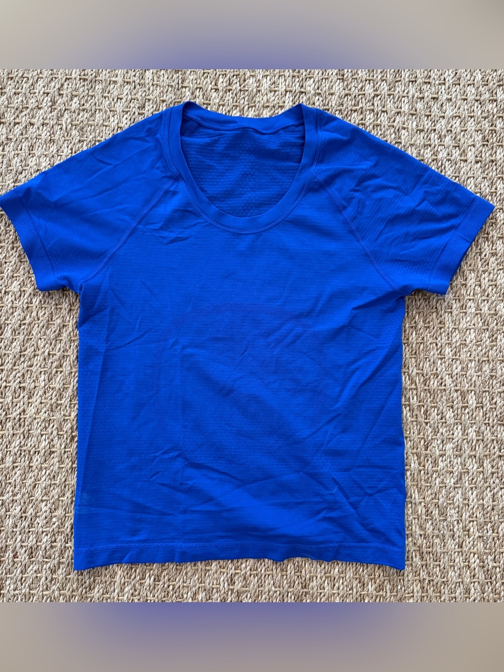 Like New Lululemon Swiftly Tech Short Sleeve 2.0. Size 4. Length has been hemmed